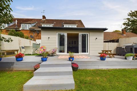 96 Liphook Road, Lindford, Bordon, GU35 0PG