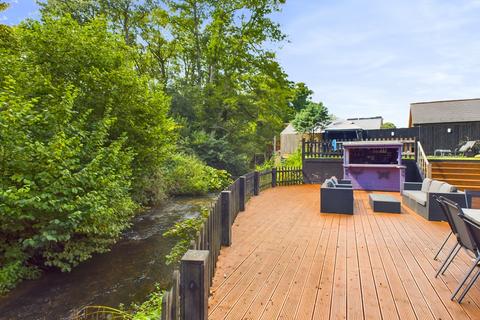 96 Liphook Road, Lindford, Bordon, GU35 0PG