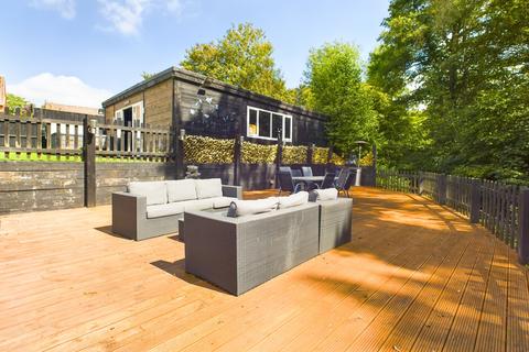 96 Liphook Road, Lindford, Bordon, GU35 0PG