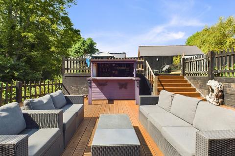 96 Liphook Road, Lindford, Bordon, GU35 0PG