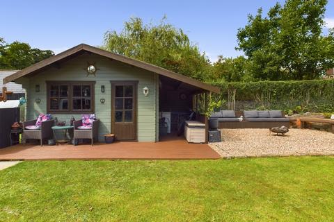 96 Liphook Road, Lindford, Bordon, GU35 0PG
