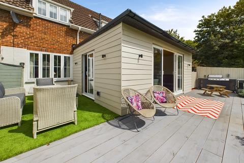 96 Liphook Road, Lindford, Bordon, GU35 0PG