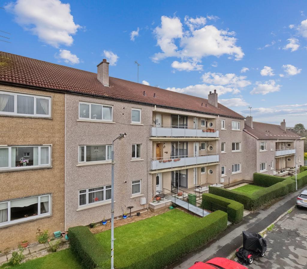 Paisley Road West, Flat 1/2... 3 bed flat £89,000