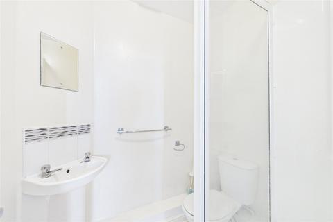 2 bedroom apartment to rent, Holyhead Mews, Slough, Berkshire, SL1
