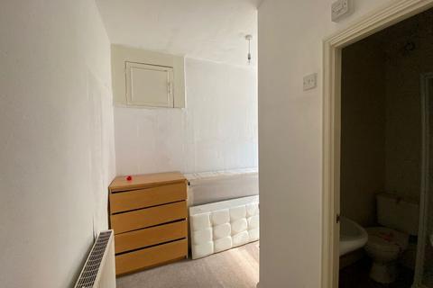 59a Tynemouth Road, London, N15 4AU