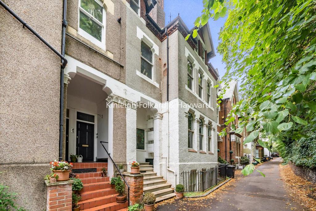 Susan Wood, Chislehurst 2 bed flat £600,000