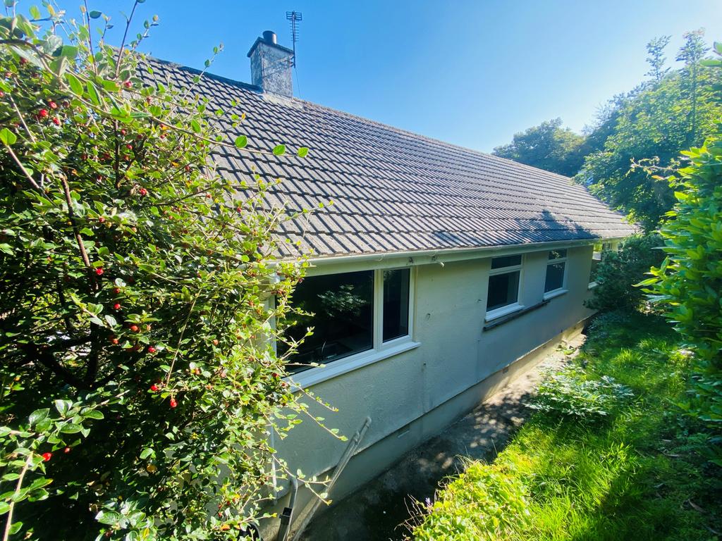 Garth Road, Newlyn, TR18 5QJ 3 bed bungalow for sale £325,000