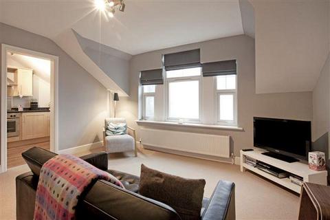 2 bedroom flat to rent, Harlow Moor Drive, Harrogate, North Yorkshire, HG2