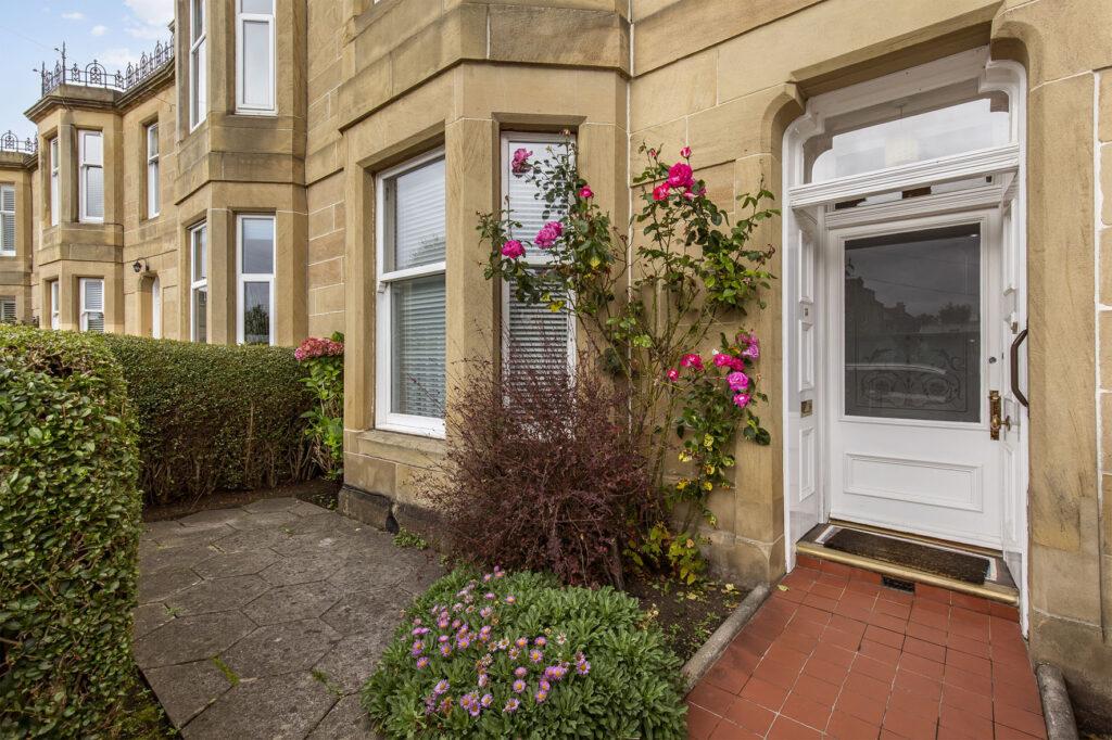 13 Dudley Crescent, Trinity, Edinburgh, EH6 4QF 4 bed terraced house