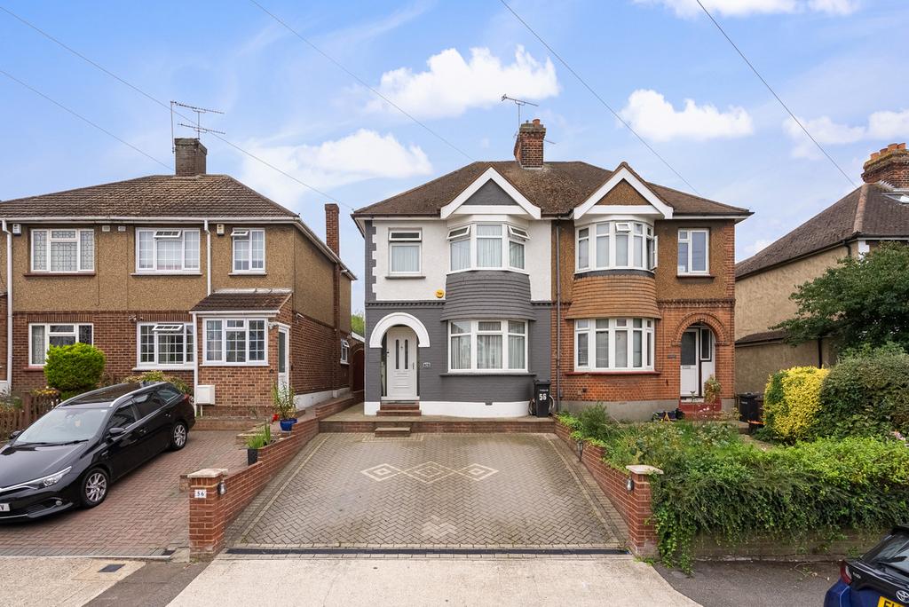 Barr Road, Gravesend, DA12 3 bed semidetached house for sale £375,000