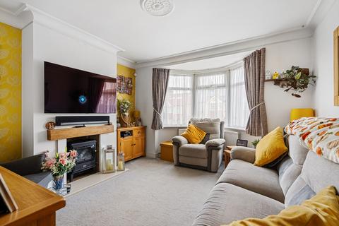 56 Barr Road, Gravesend, DA12 4DZ