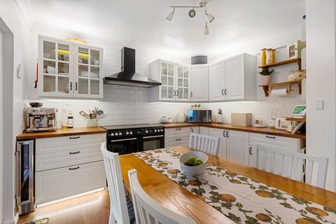 56 Barr Road, Gravesend, DA12 4DZ