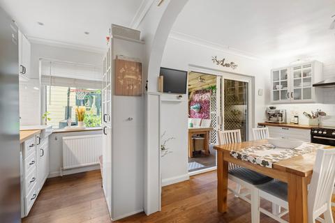 56 Barr Road, Gravesend, DA12 4DZ