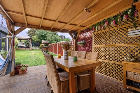 56 Barr Road, Gravesend, DA12 4DZ