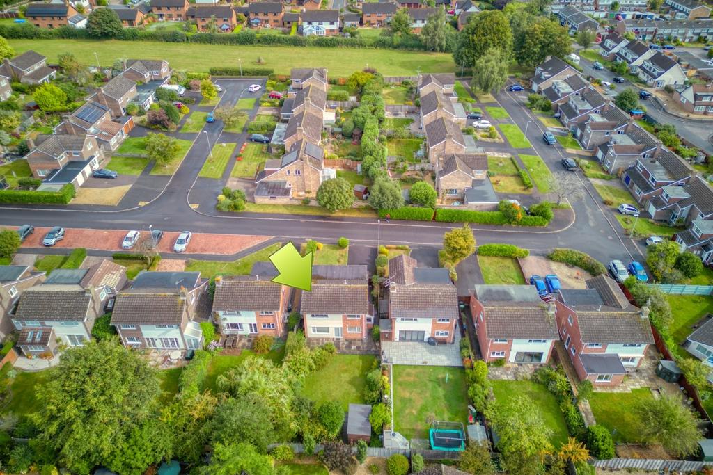 24 Haines Park, Taunton 4 bed detached house £425,000