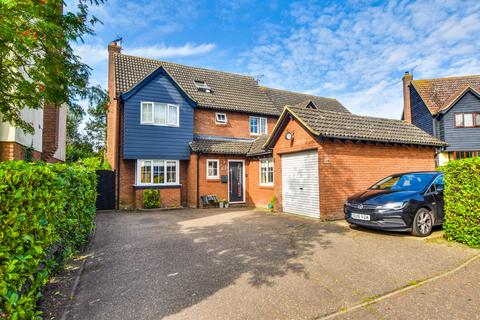 10 Broadfield, High Roding, Dunmow, CM6 1NY