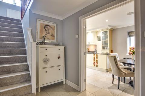 10 Broadfield, High Roding, Dunmow, CM6 1NY