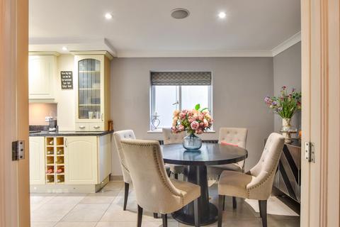 10 Broadfield, High Roding, Dunmow, CM6 1NY