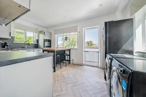 1a Aboyne Drive, London, SW20 0AN