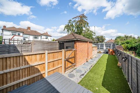 1a Aboyne Drive, London, SW20 0AN