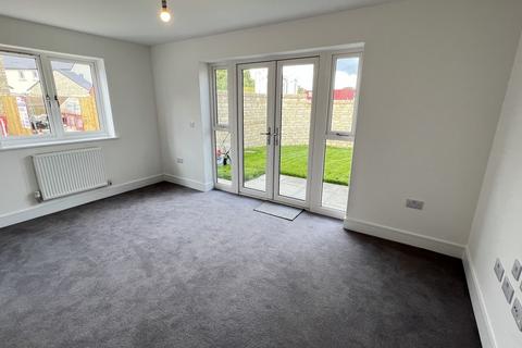 4 bedroom end of terrace house to rent, Ferrum Gardens, Westbury