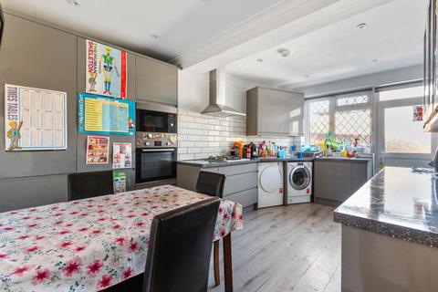 252 Wrythe Lane, Carshalton, SM5 1TX