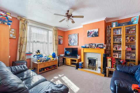 252 Wrythe Lane, Carshalton, SM5 1TX