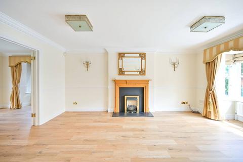 2 Devey Close, Kingston Upon Thames, KT2 7DZ
