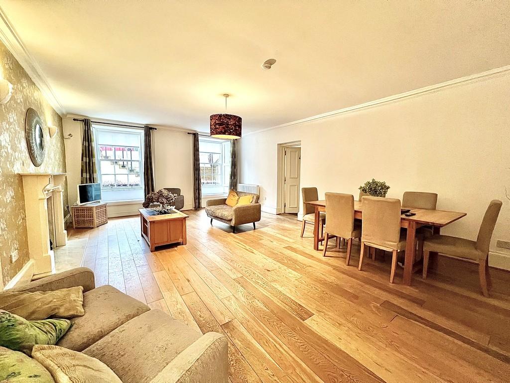 Flat 1, 11 Lynedoch Crescent, Park, Glasgow G3 6EQ 2 bed apartment for