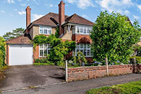 11a Ridgeway, Epsom, KT19 8LD