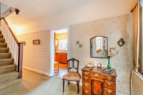 11a Ridgeway, Epsom, KT19 8LD