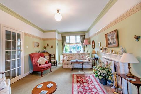 11a Ridgeway, Epsom, KT19 8LD