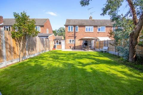 3 bedroom semi-detached house for sale, Queenswood Avenue, Brentwood CM13