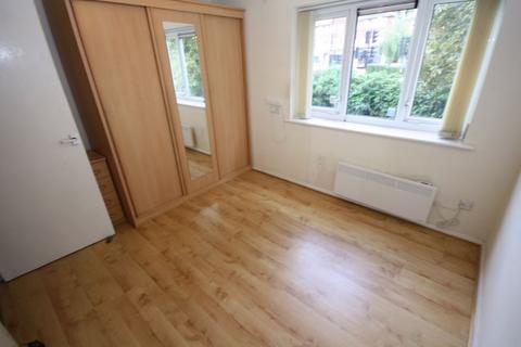 2 bedroom flat for sale, Eskdale Avenue, Northolt