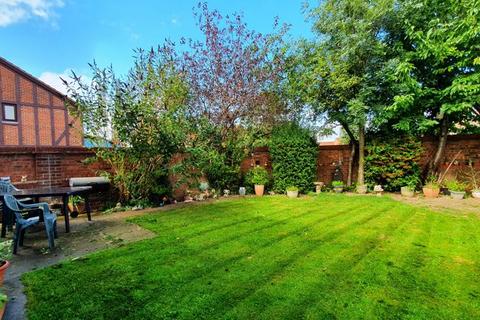 1 Chaceley Close, Abbeymead, Gloucester, GL4 4XP