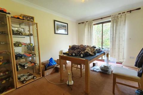 1 Chaceley Close, Abbeymead, Gloucester, GL4 4XP
