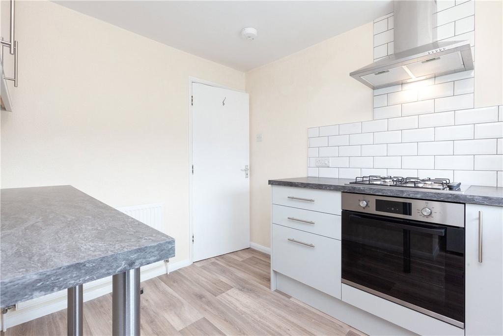 High Street, Kidlington, Oxfordshire, OX5 3 bed apartment to rent £