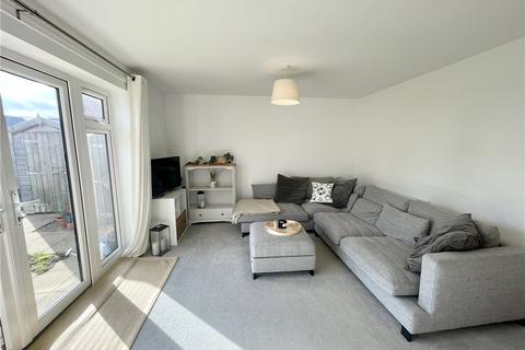 3 bedroom semi-detached house to rent, Rye Crescent, Curbridge, Witney, OX29