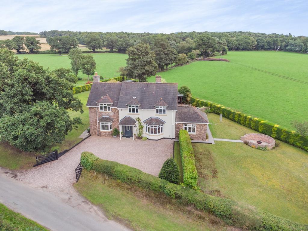 Knockin Heath, Oswestry, Shropshire 5 bed detached house for sale £