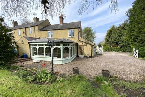 3 bedroom cottage for sale, Woodhouse Lane, South Normanton DE55