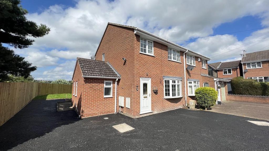 St. Johns Drive, Belper DE56 3 bed semidetached house £199,950