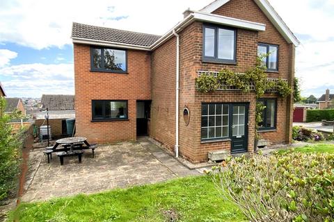 4 bedroom detached house for sale, Laund Close, Belper DE56