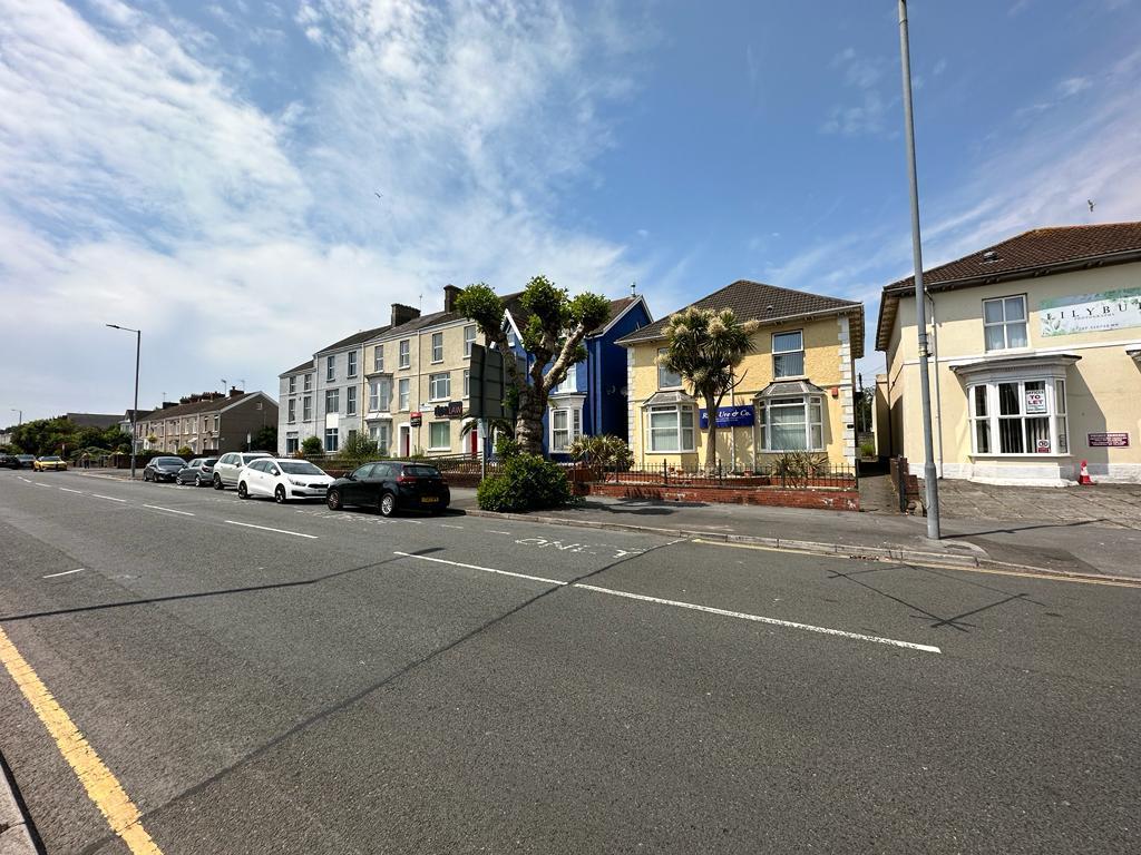 Queen Victoria Road, Llanelli 4 bed property for sale £259,000