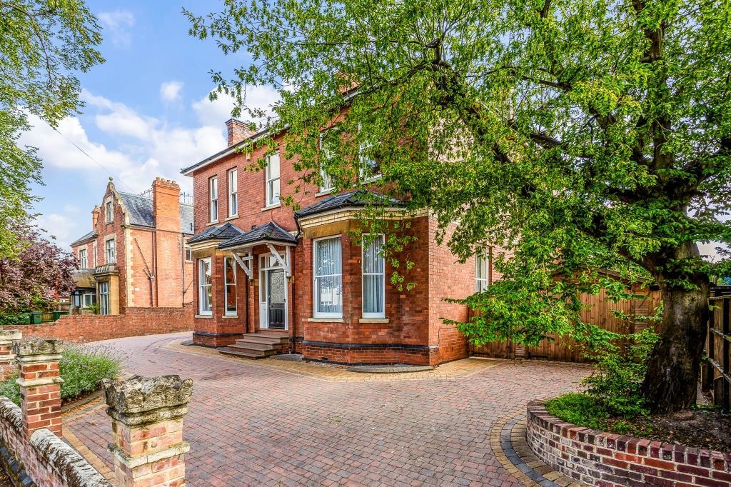 Hewlett Road, Cheltenham 6 bed detached house £1,150,000