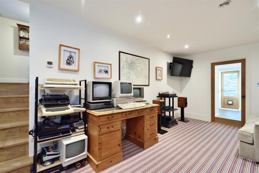 Clywyn 22 Barton Road - 044.jpg