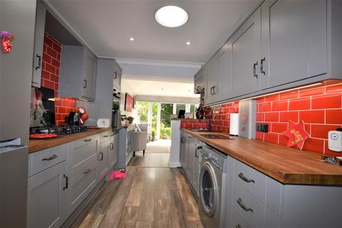 109 Connaught Road, Fleet, GU51 3QX