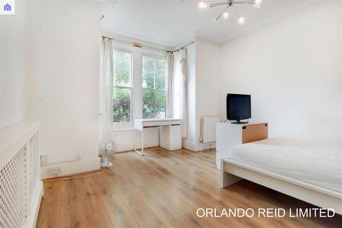 6 bedroom terraced house to rent - Griffiths Road, London