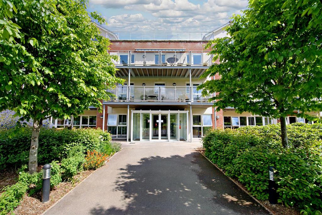 Ellisfields Court