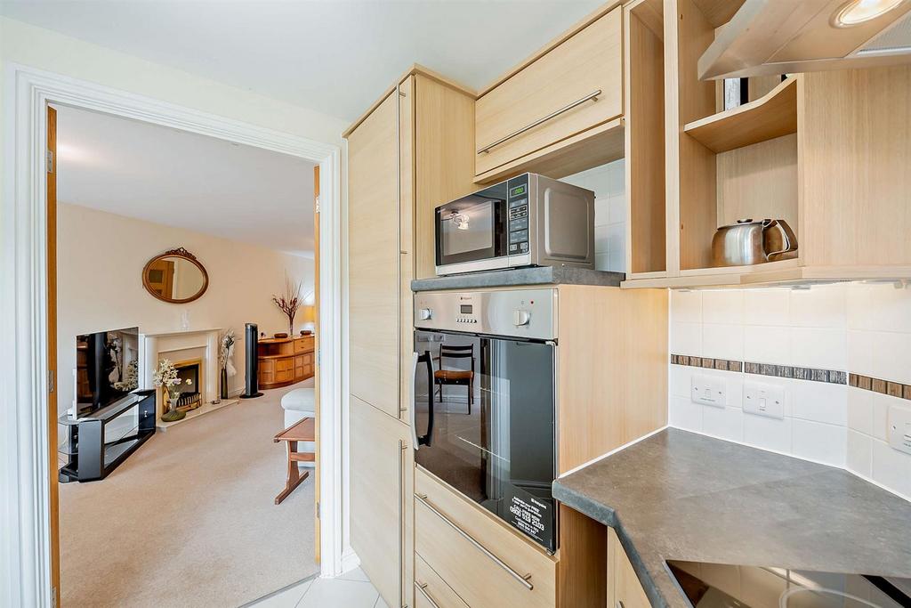 Kitchen: