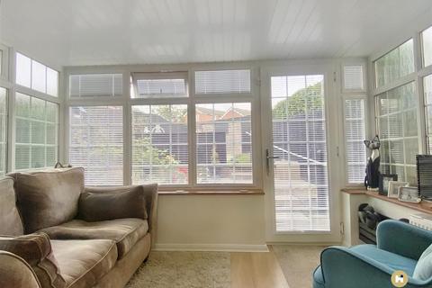 8 Chestnut Walk, Wakefield, WF2 0TX